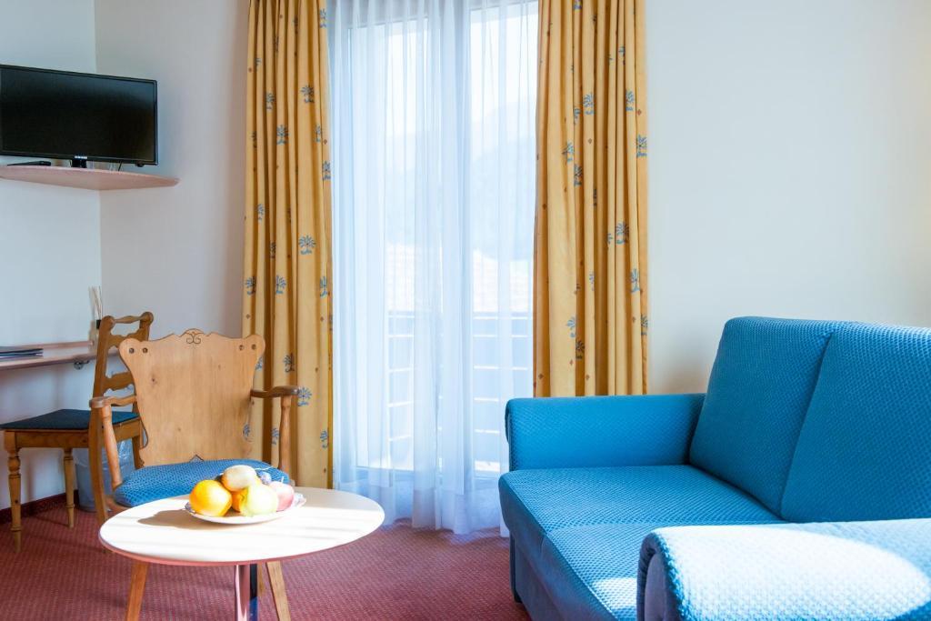 Hotel La Cruna Седрун Стая снимка