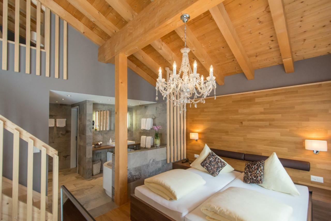 Hotel La Cruna Седрун Екстериор снимка
